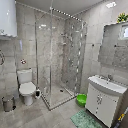 ани Apartment